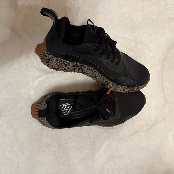 Reebok sneakers - Picture 2 of 2